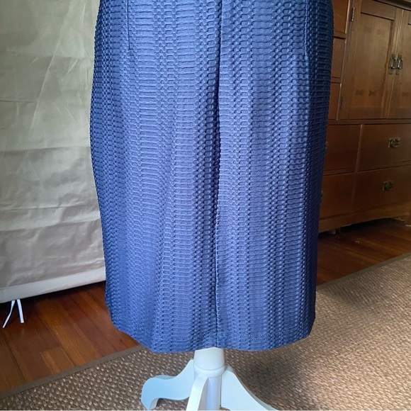 Sharagano Dress Size 6 Zipper Slit Navy Blue Textured Sleeveless Sheath Dress - Picture 9 of 15